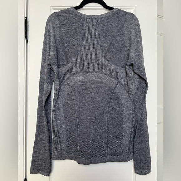 Athleta Long Monument Seamless Long Sleeve Top  (Large) - Picture 4 of 5